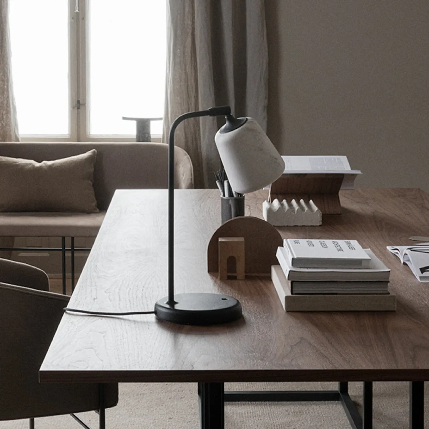 Material Bordlampe White Marble - New Works Material The Originals - Stue - Design - Metal - Med én lyskilde