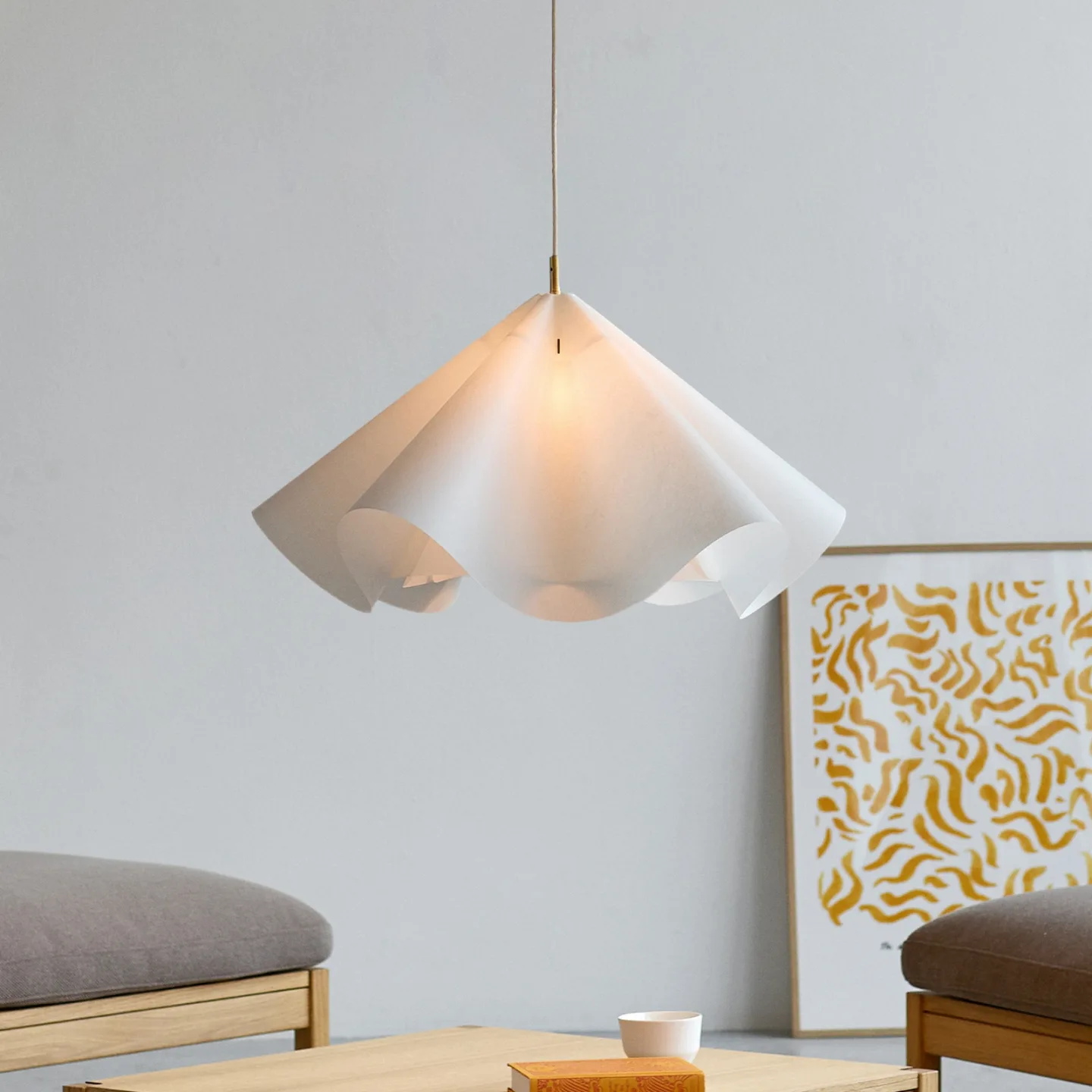 Sinuate hængelampe, messing/hvid, Ø75 cm, E27, papir – Moebe - Stue - Design - Papir / karton - Med én lyskilde