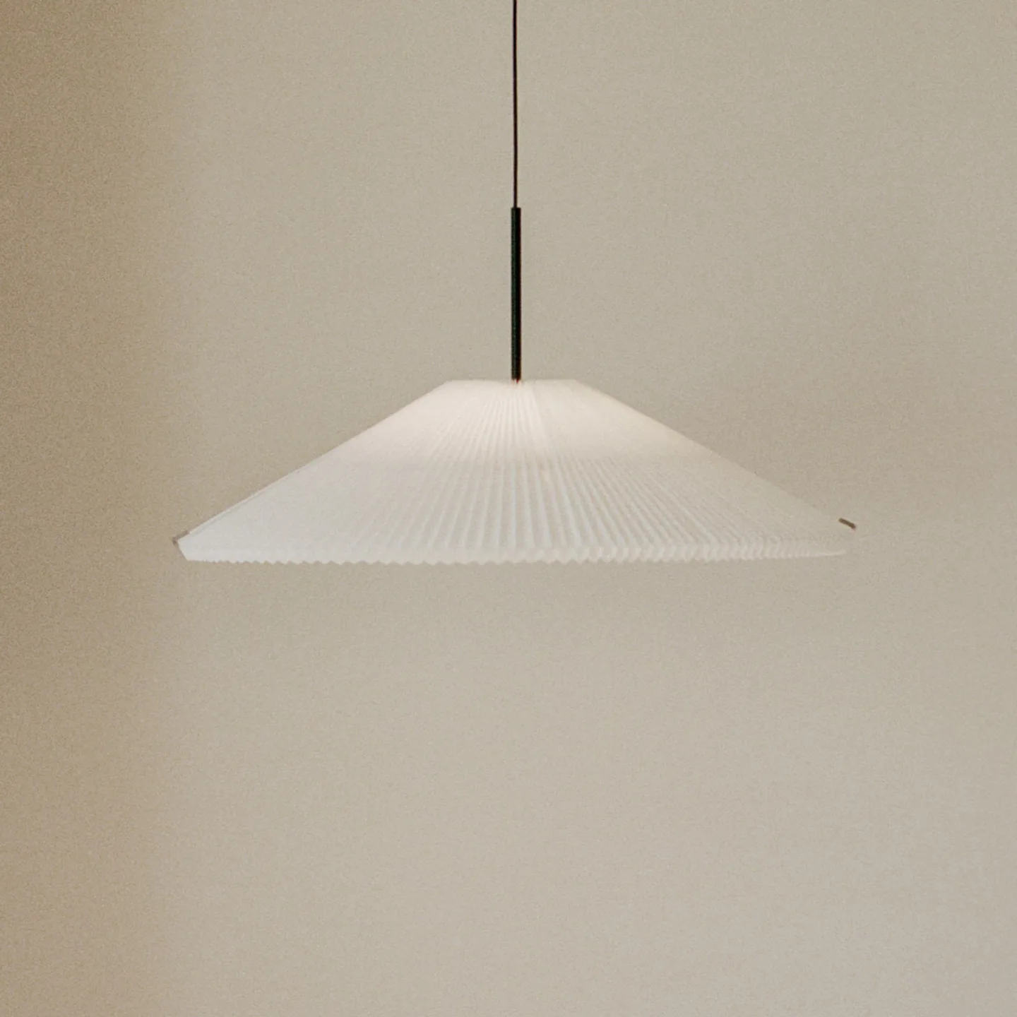 Nebra Pendel Small White - New Works - Stue - Design - Stof / tekstil - Med én lyskilde