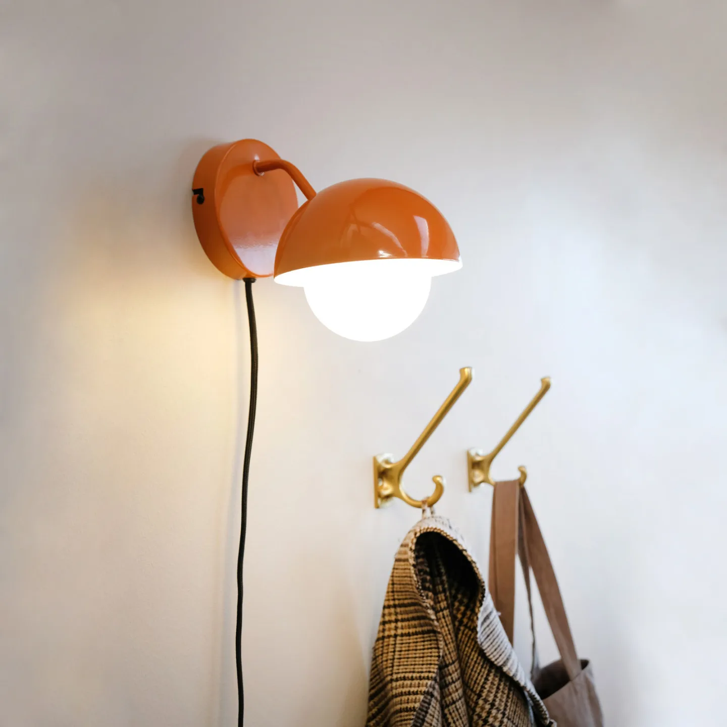 Rose Wandleuchte Orange - Dyberg Larsen - Wohnzimmer - Design - Metall - Einflammig