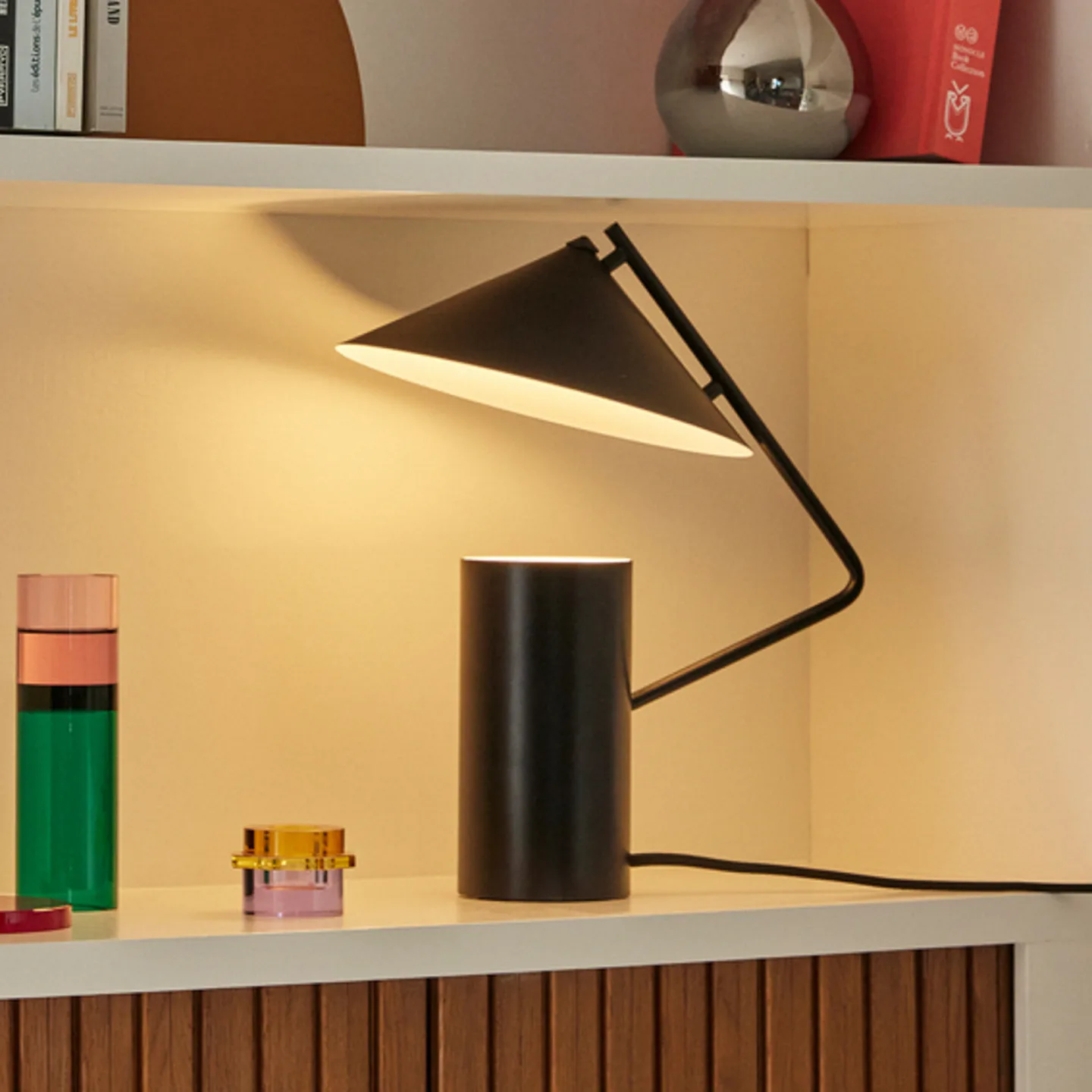 Sen Tischleuchte Geometric Black - Hübsch - Wohnzimmer - Design - Metall - Einflammig