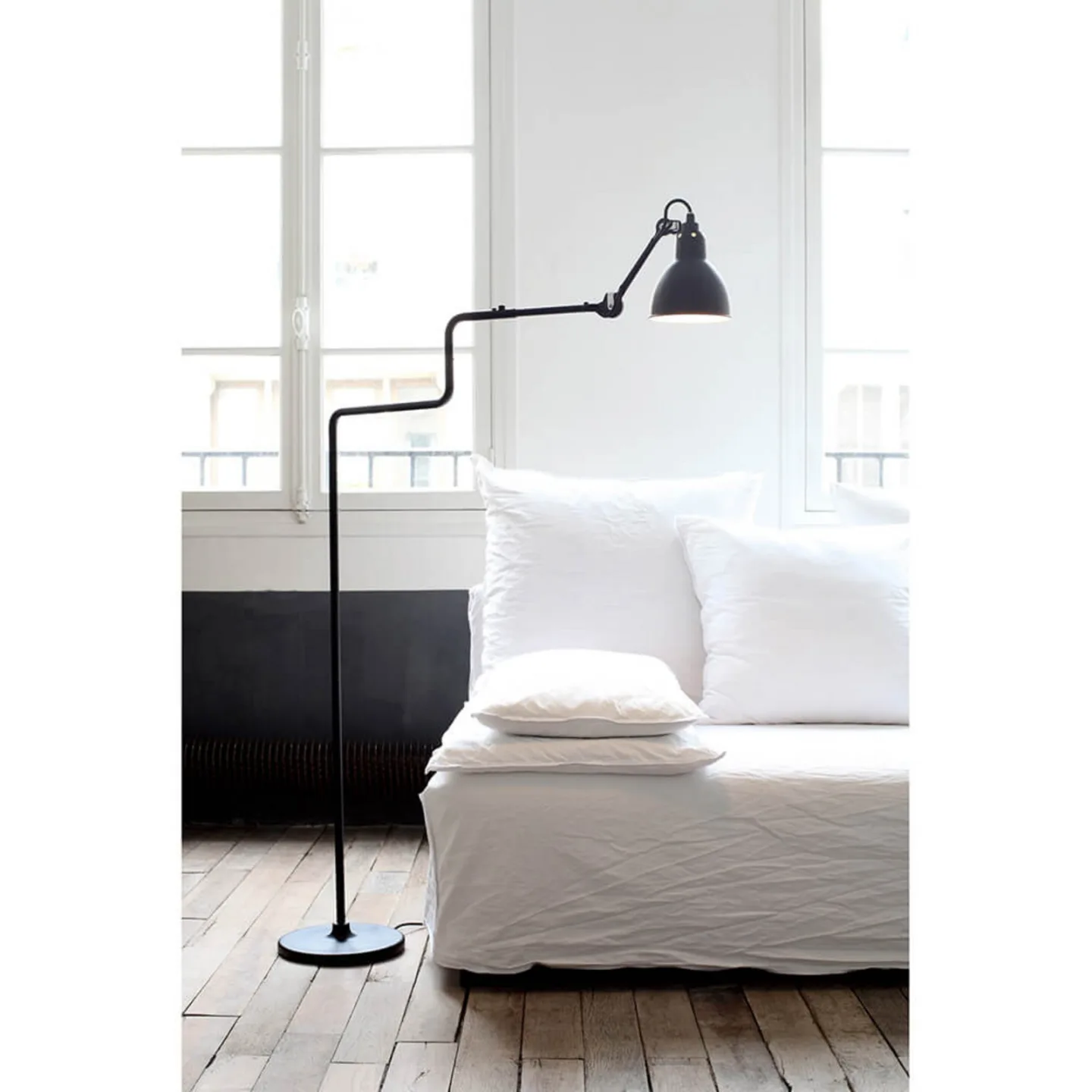 411 Golvlampa Svart - Lampe Gras - Vardagsrum - Metall