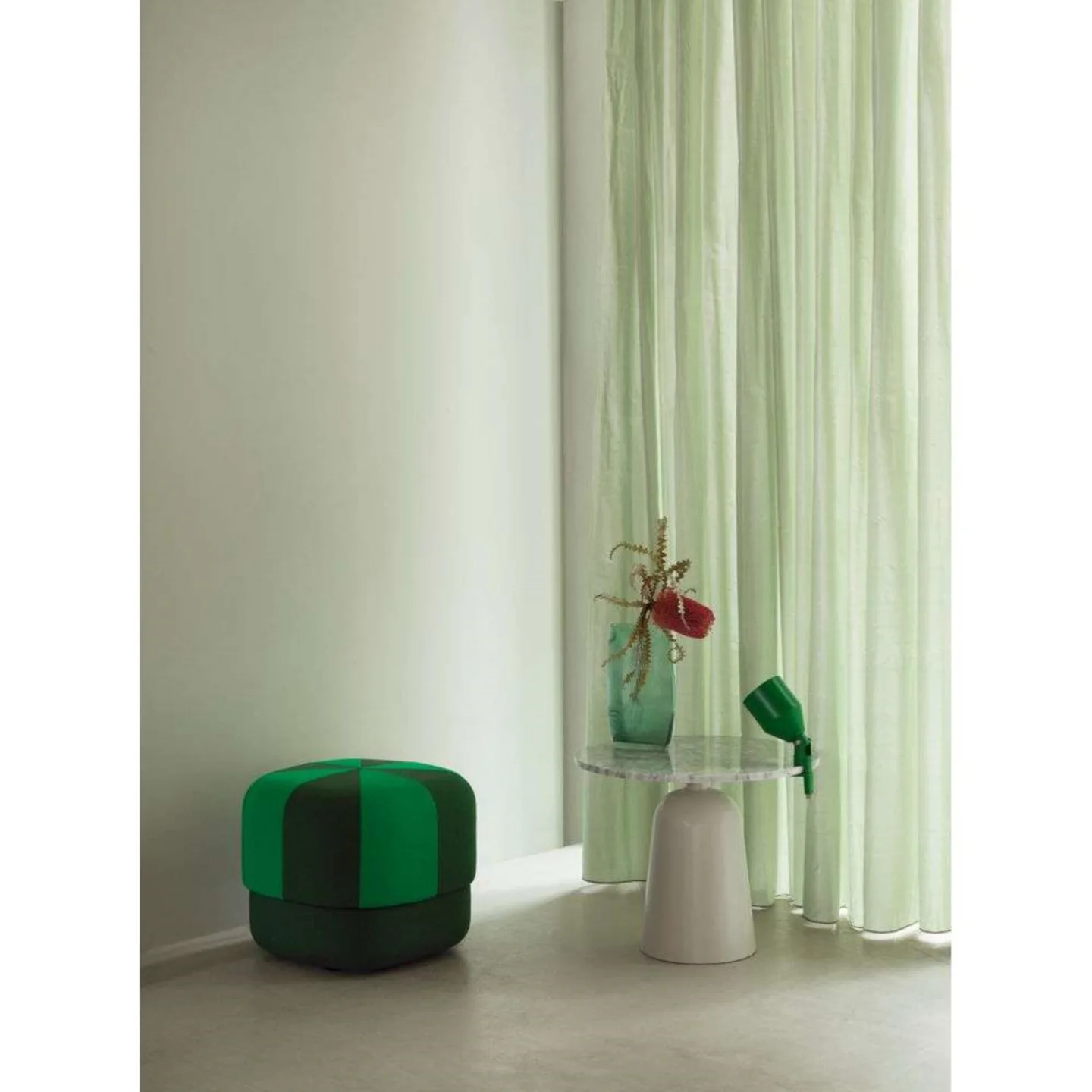 Normann Copenhagen Klip lampa 10x32,5 cm Green