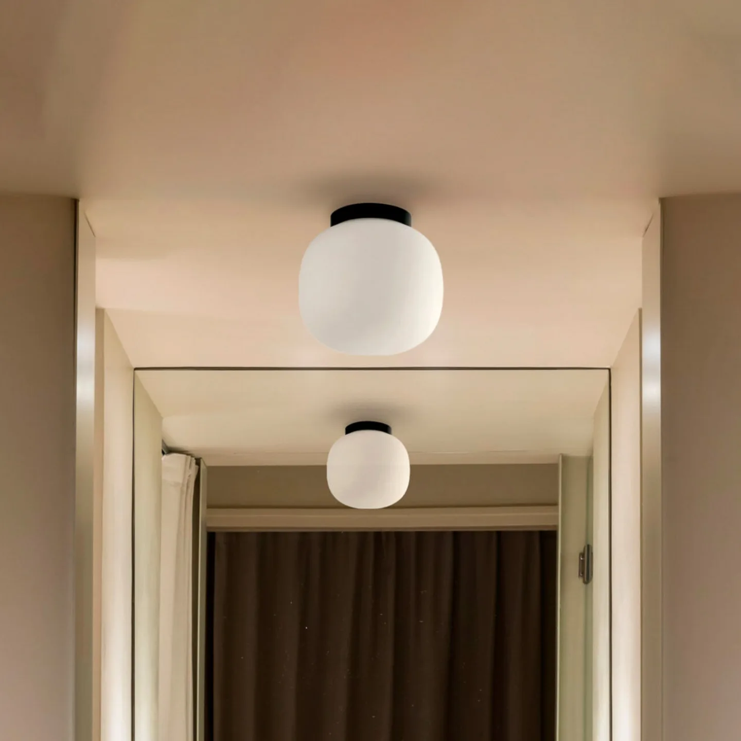 Amelia Bad-Deckenlampe, schwarz/opal, Glas, Ø21,5 cm - Faro FARO BARCELONA - Badezimmer - Modern - Mit Schirm