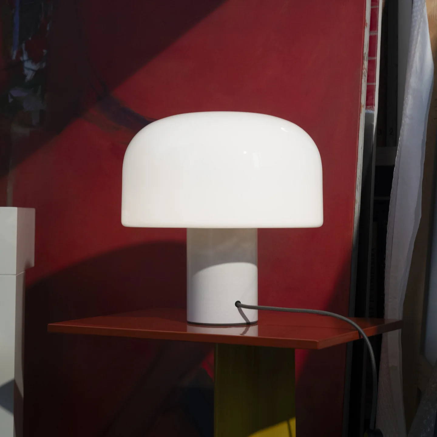 Bellhop Glas T Bordlampe White - Flos Bellhop Glass T - Stue - Med skærm