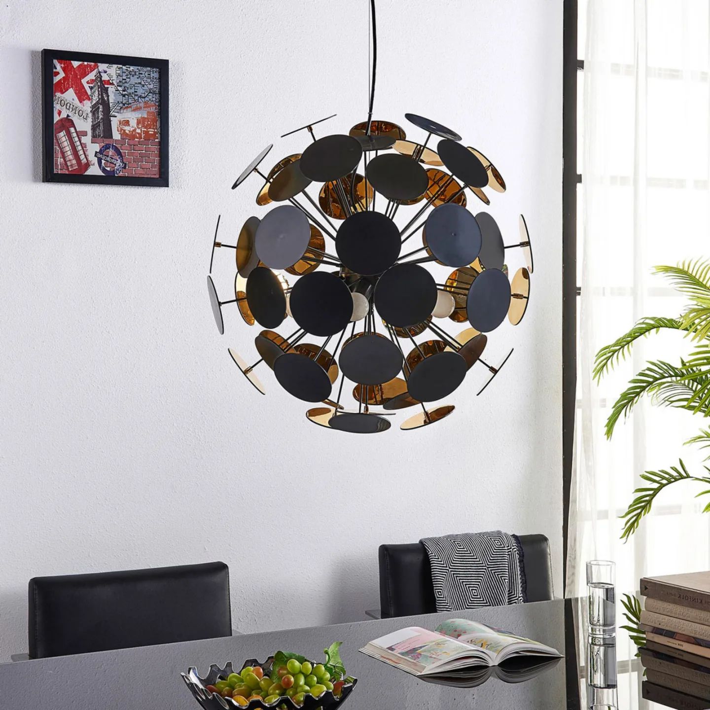 Kinan Taklampa Black/Gold - Lindby - Vardagsrum - Modern - Plast - Med en ljuskälla