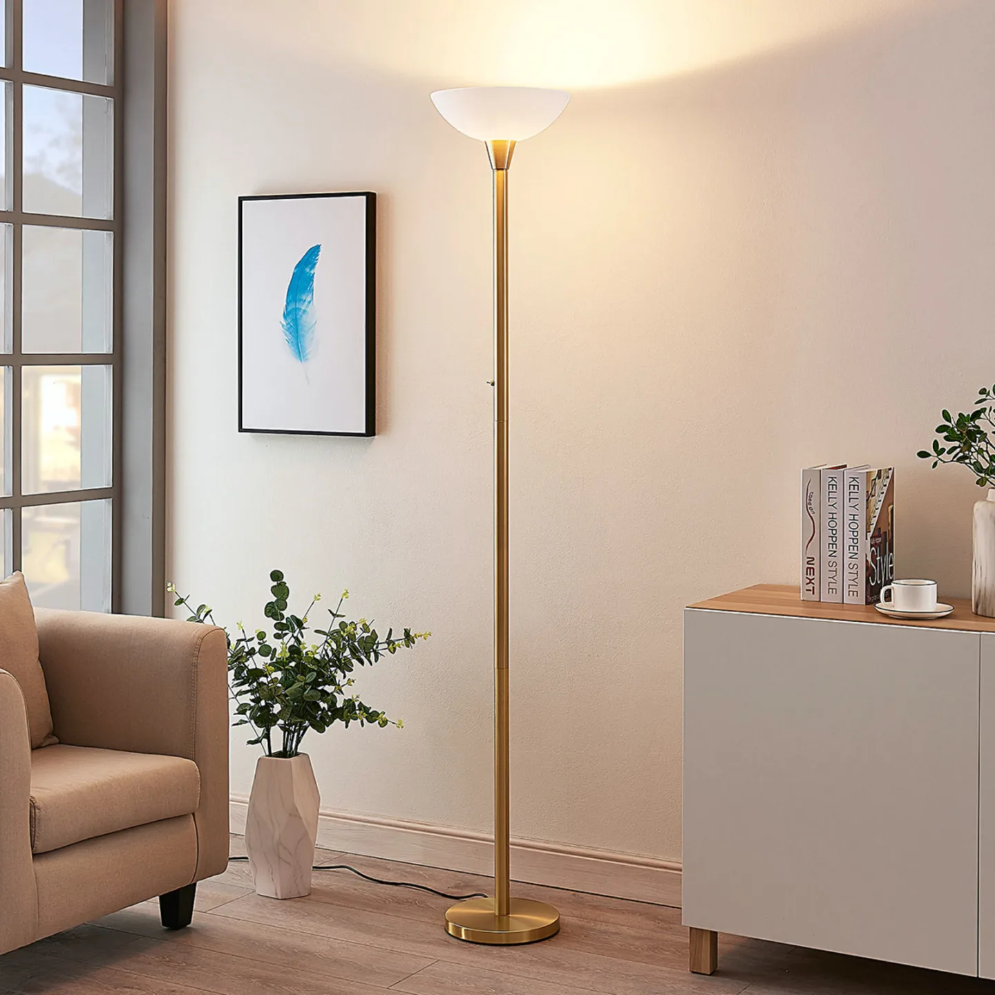 Ignacia Stehleuchte Brass/Opal - Lindby - Wohnzimmer - Modern - Metall - Einflammig