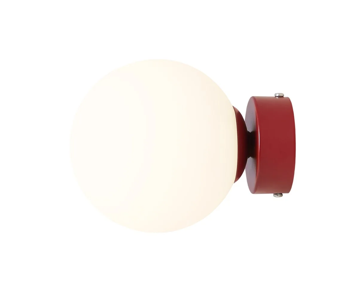 Artera - Ball Ø15 - Vägglampa - Vinröd