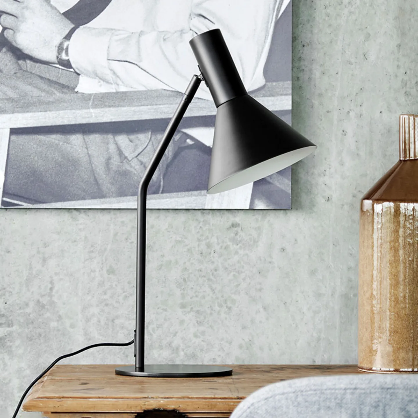 Lyss bordslampa svart - FRANDSEN - Vardagsrum - Design - Metall - Med lampskärm