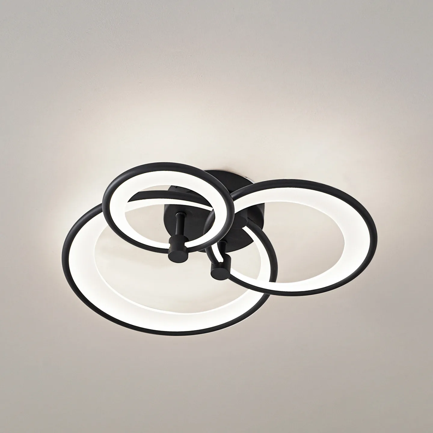 Sorma LED-Deckenlampe, schwarz, CCT, dimmbar - Lindby - Wohnzimmer - Modern - Metall - Rund