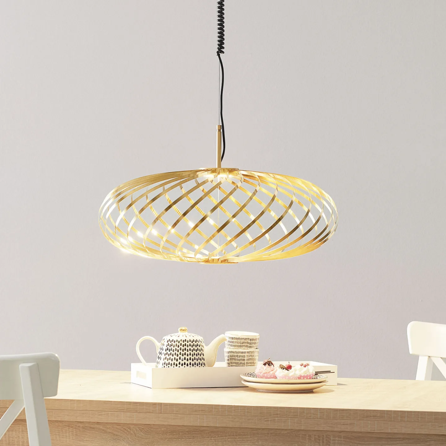 Spring Pendel Small Brass - Tom Dixon Spring small - Stue - Design - Metal - Med én lyskilde