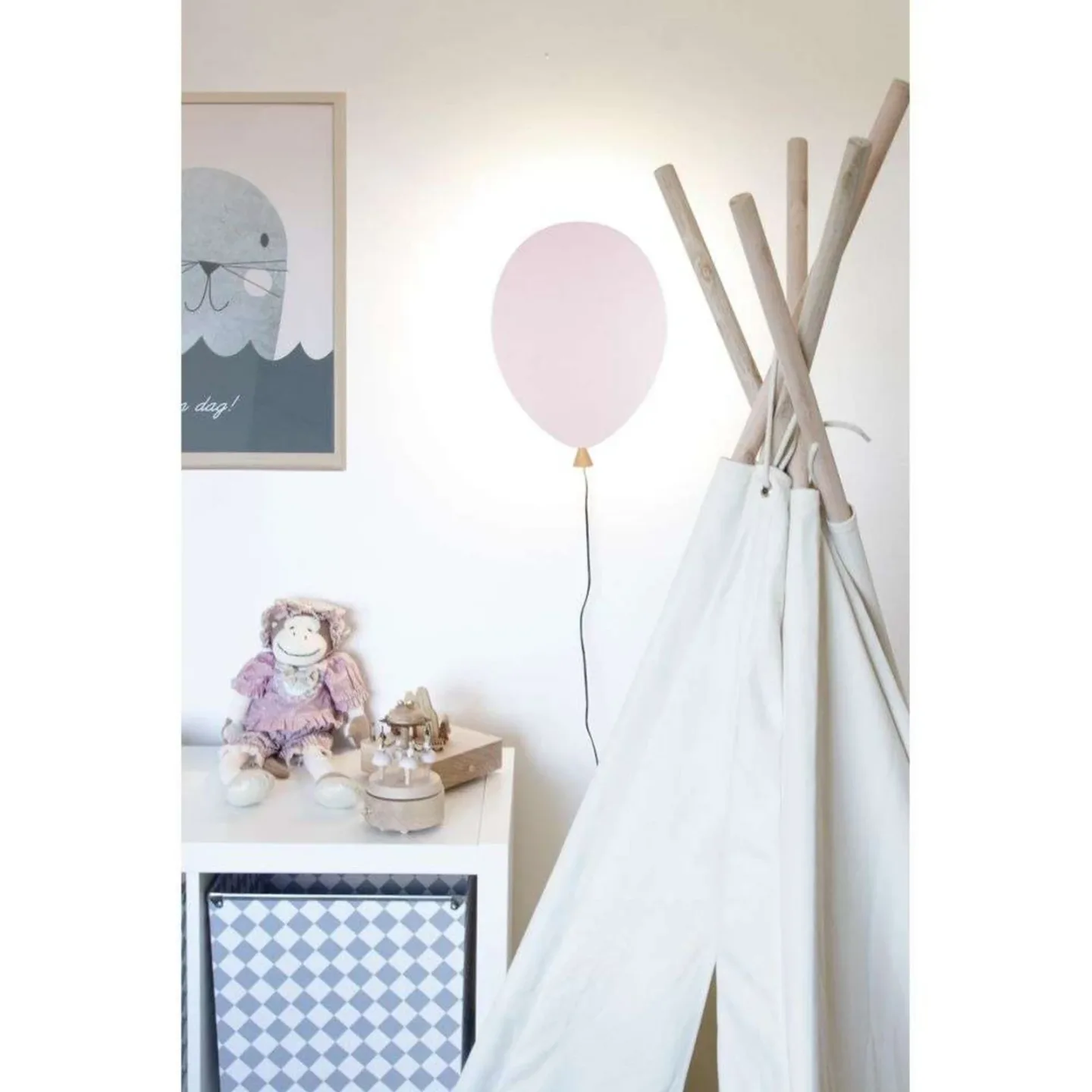 Globen Lighting Balloon Wandleuchte Rosa-Esche