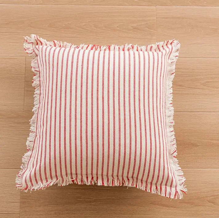 Putetrekk - Fringed (rød) (Størrelse: 45 x 45 cm)