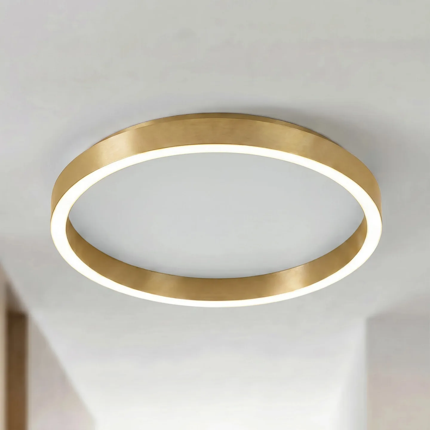 Rotundo LED-taklampe, børstet messing, dimbar, Ø 40 cm – Lucande - Stue - Moderne - Plast - Med en lyskilde