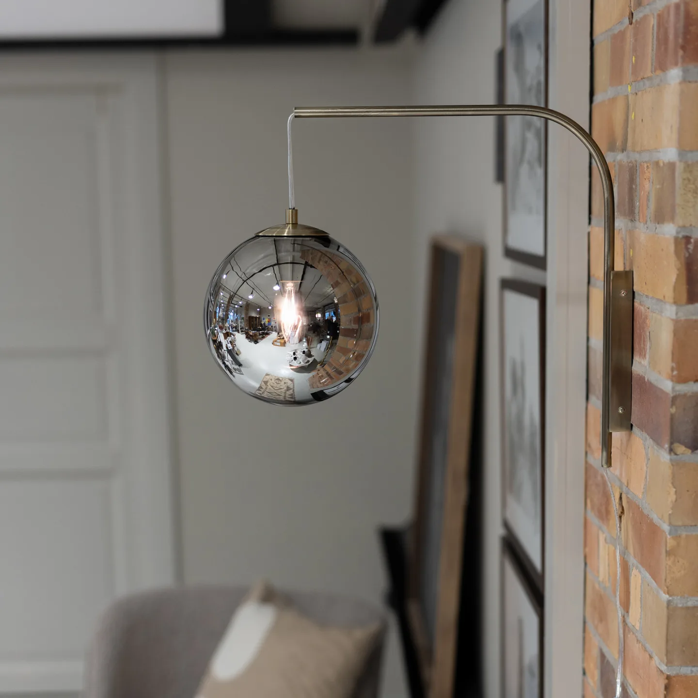 Dione Wandleuchte, mit Stecker, messing/rauchgrau - Markslöjd - Wohnzimmer - Metall