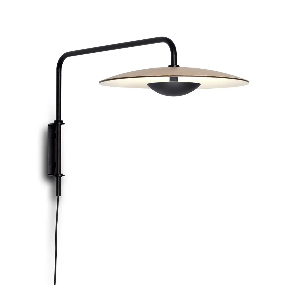 Marset Ginger 20 A vägglampa ek, svart stålstativ
