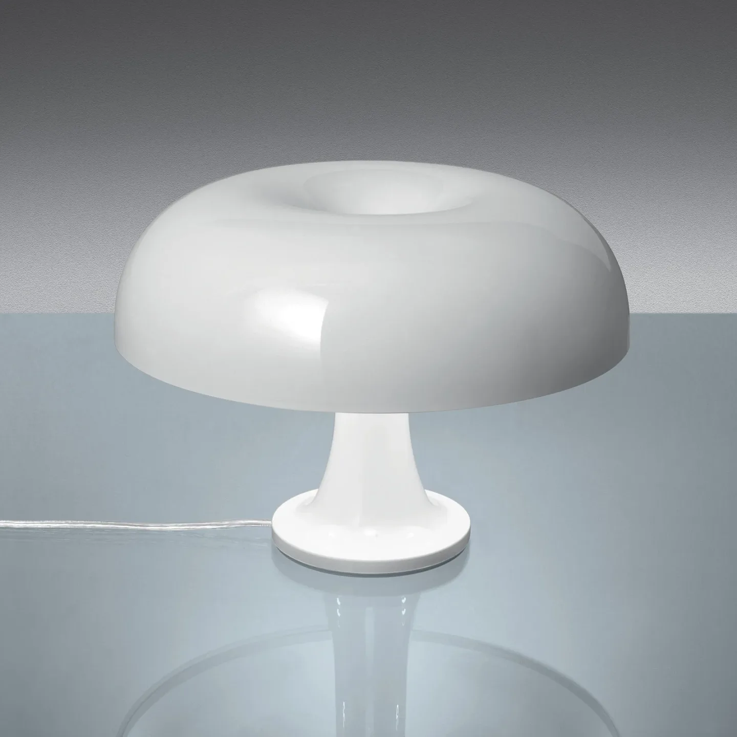 Nessino Bordlampe Hvid - Artemide - Stue - Design - Plastik - Med skærm