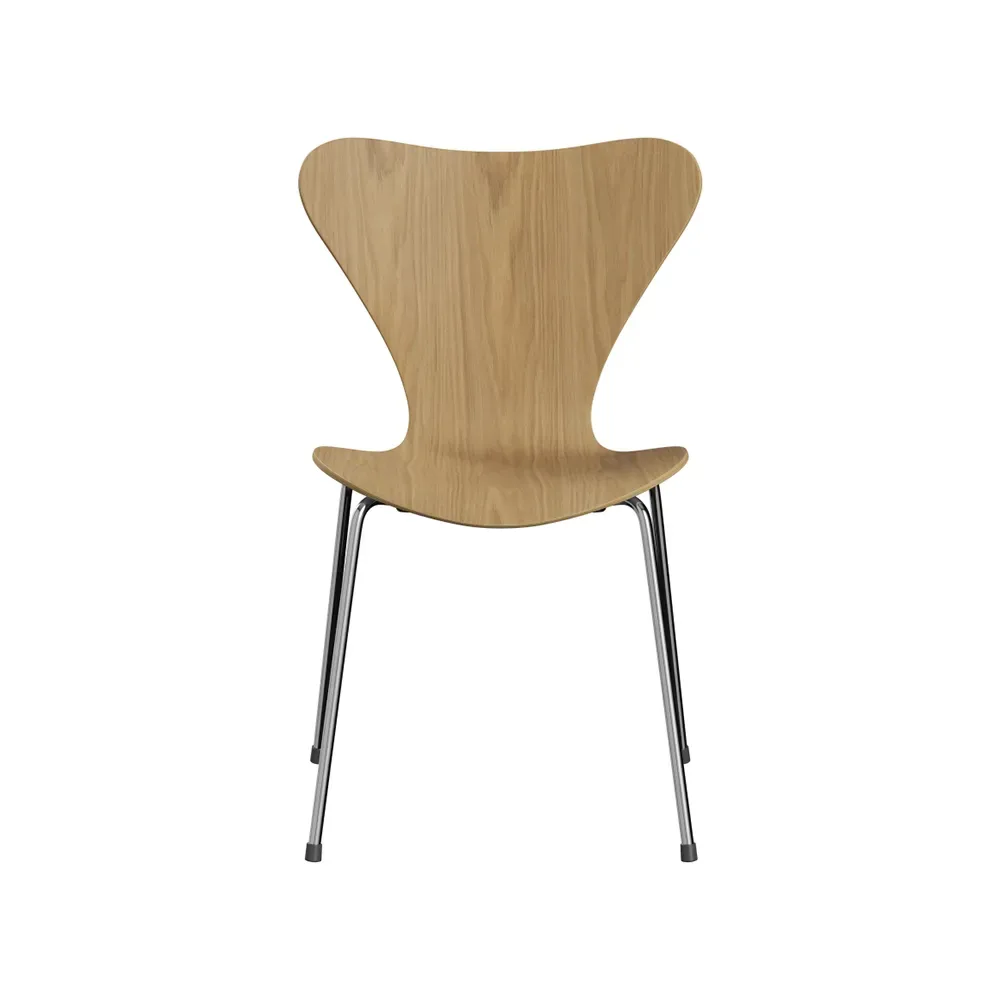 Fritz Hansen Sjuan 3107 stol Klarlackad ek-kromat stålstativ