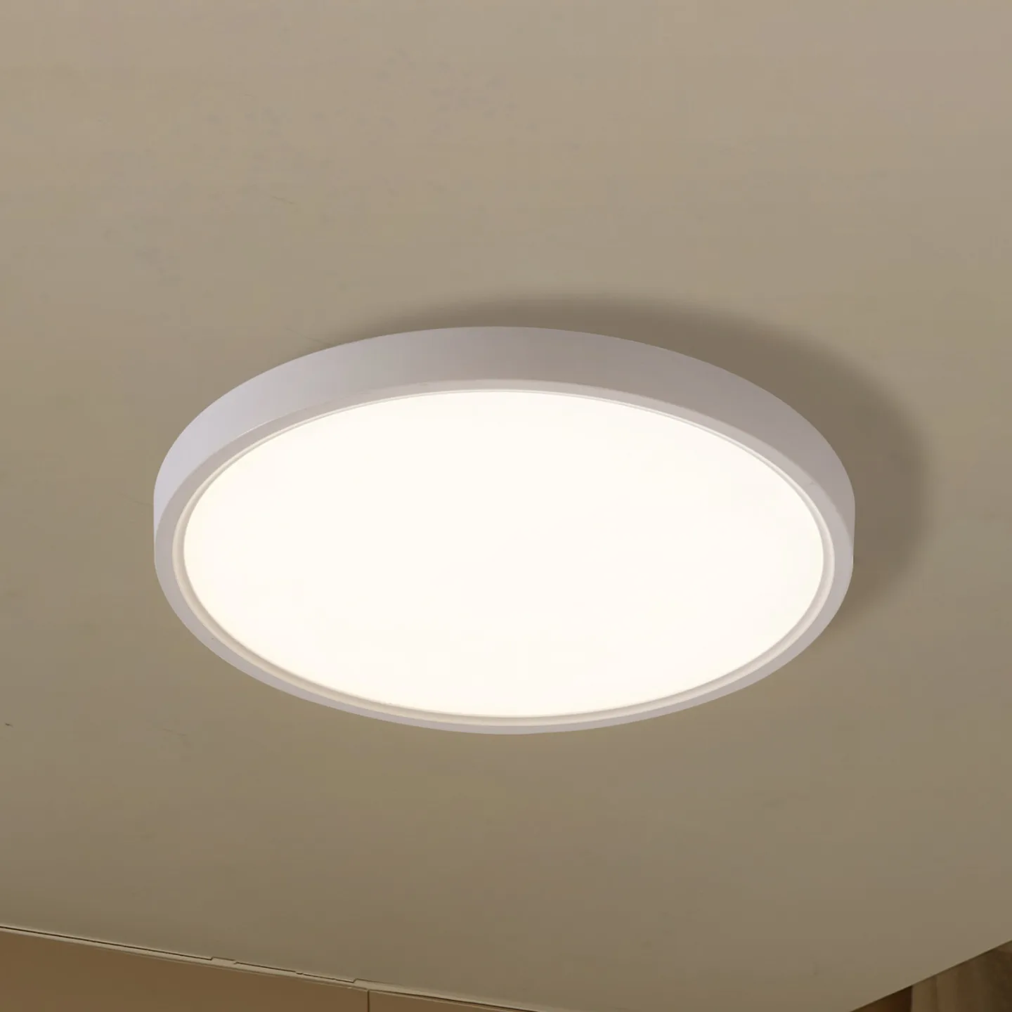 Deika LED Deckenleuchte Ø40 Weiß - Lindby - Wohnzimmer - Modern - Kunststoff - Bündig