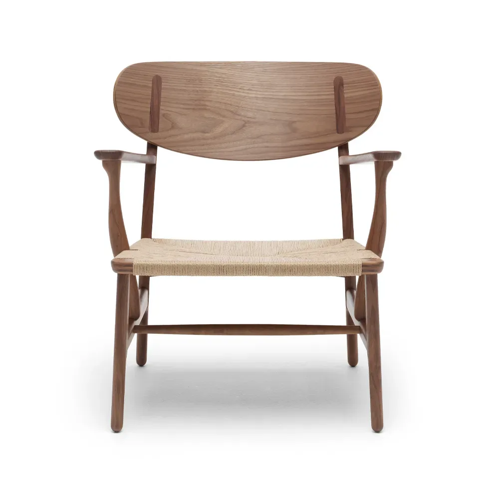 Carl Hansen & Søn CH22 fåtölj Oljad valnöt-naturflätad
