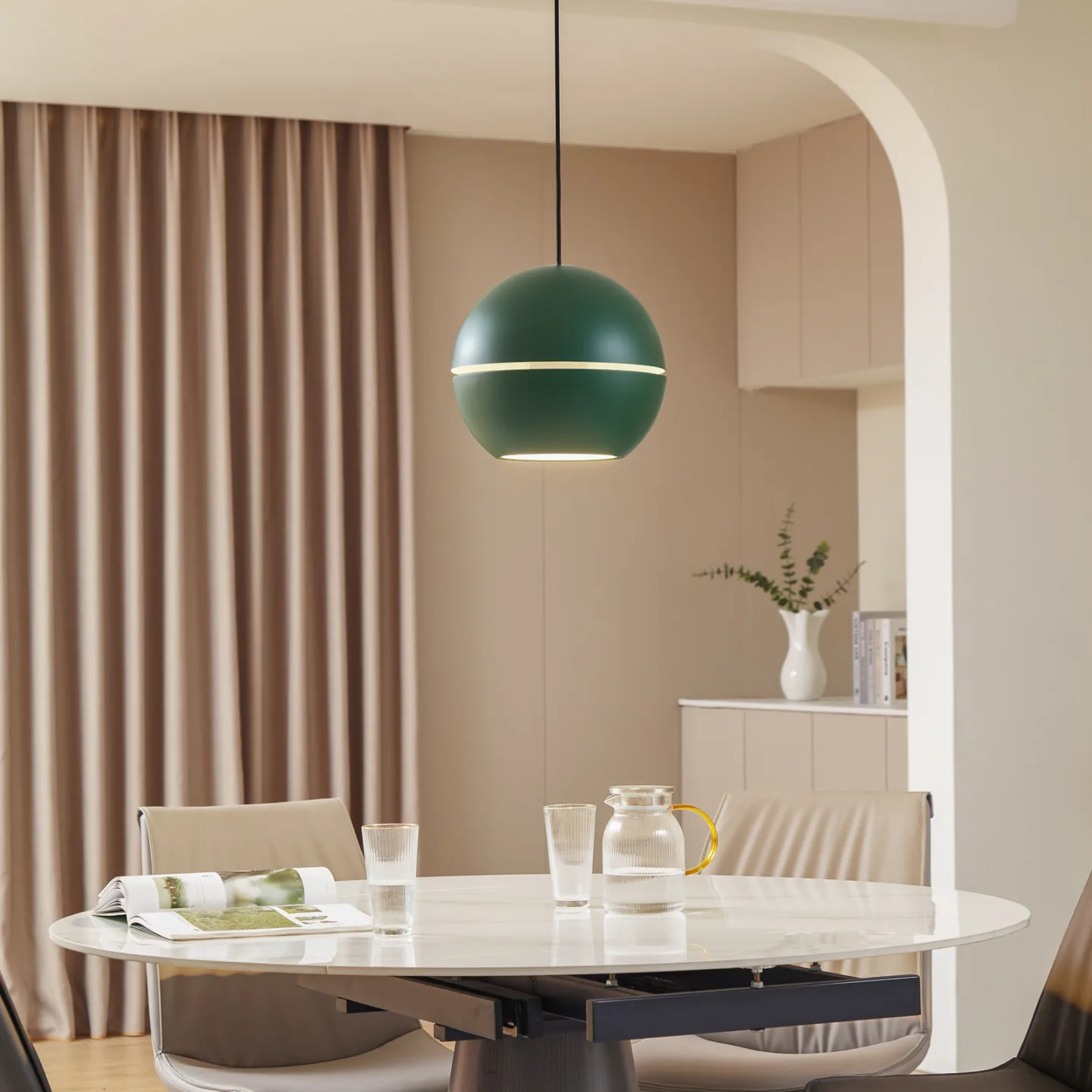Lush hængelampe, grøn, Ø 30 cm, aluminium, E27- Nola - Stue - Skandinavisk - Med én lyskilde
