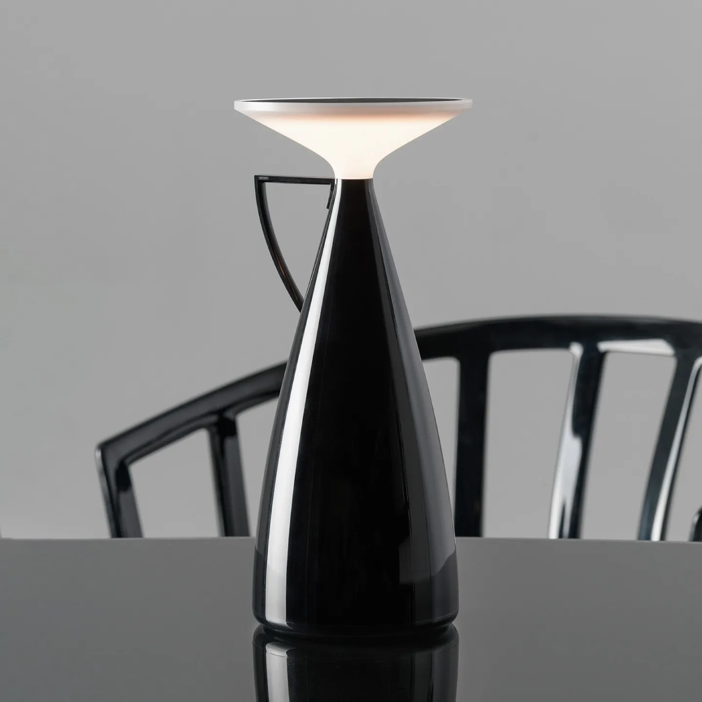 Camomille LED-Akku-Tischleuchte, schwarz, Höhe 24 cm - Kartell - Wohnzimmer - Design - Kunststoff - Einflammig