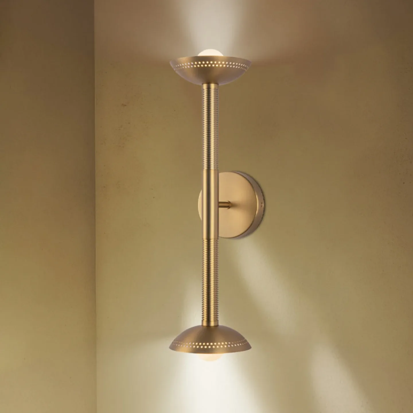 Arden LED-vegglampe, gull, 57 cm, 2 lyskilder, metall, dimbar – Elstead - Stue - Moderne - Aluminium - Med flere lyskilder