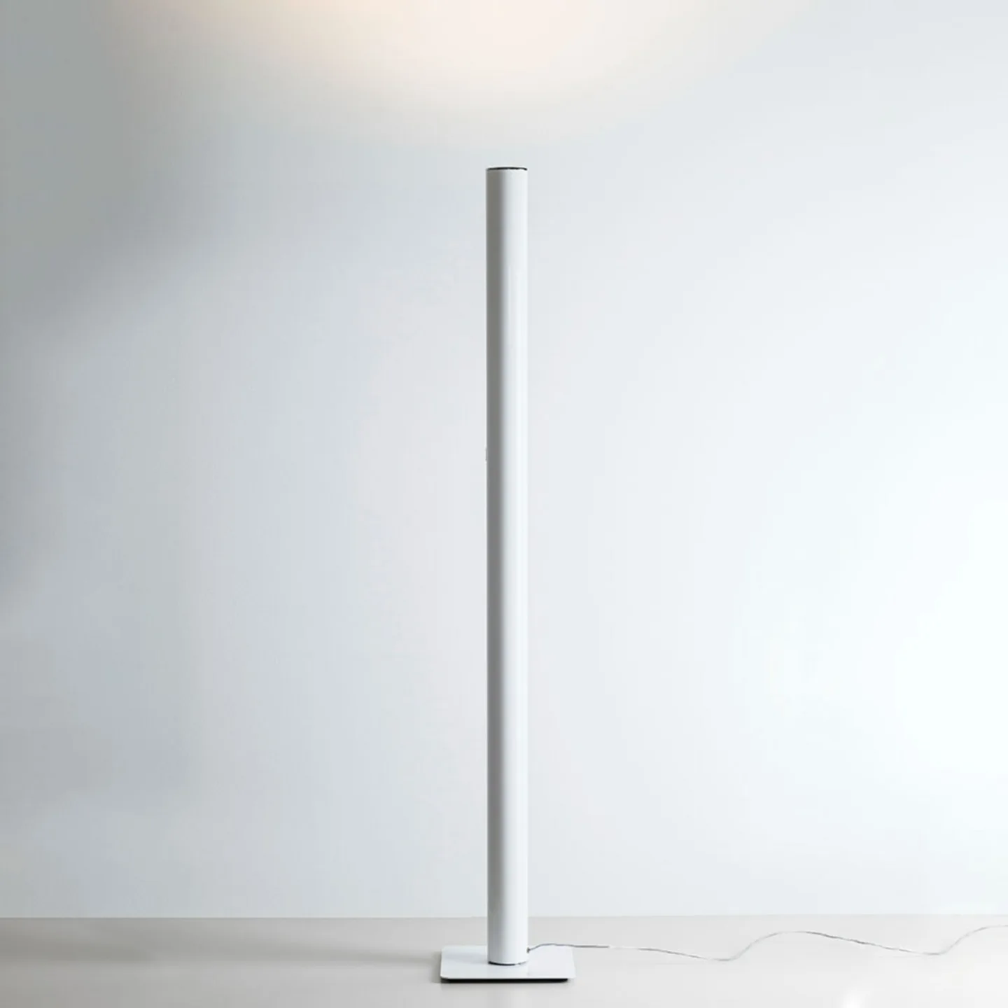 Ilio Gulvlampe 3000K White - Artemide - Stue - Design - Metall
