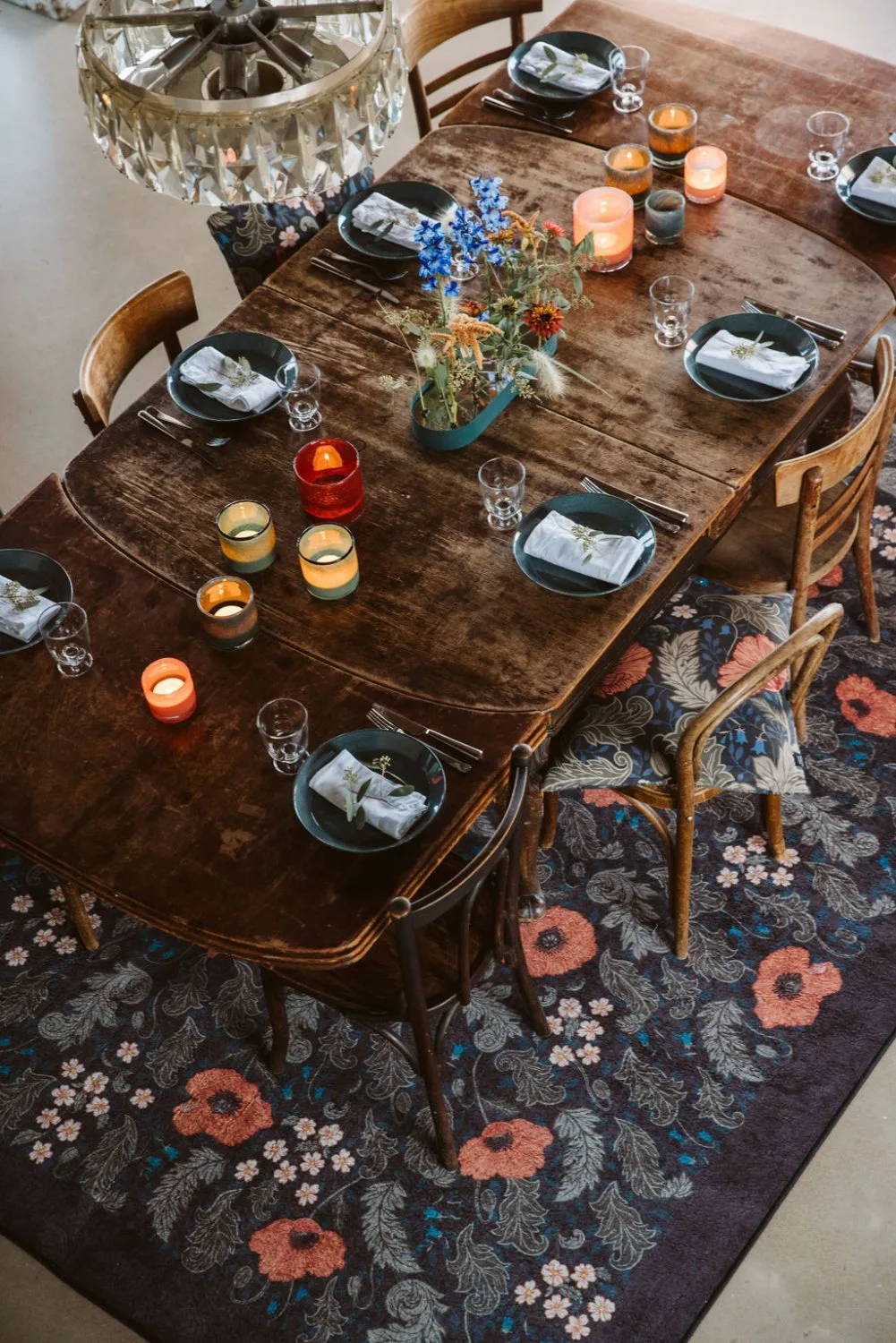 Wilton-teppe - Poppy (svart) (Størrelse: 240 x 340 cm)