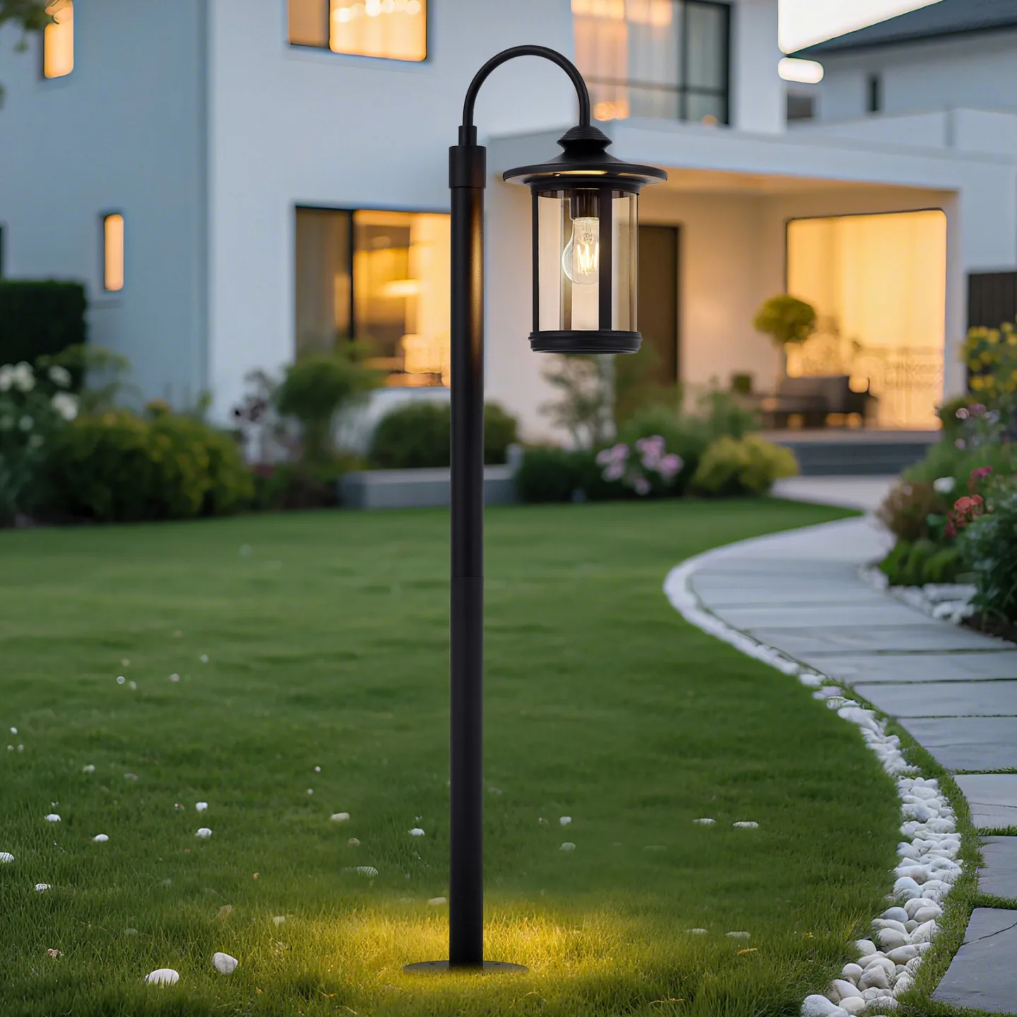 Zayn vejlampe højde 109 cm IP 65 sort glas - Lindby - Terrasse - Antik - Aluminium - Med én lyskilde