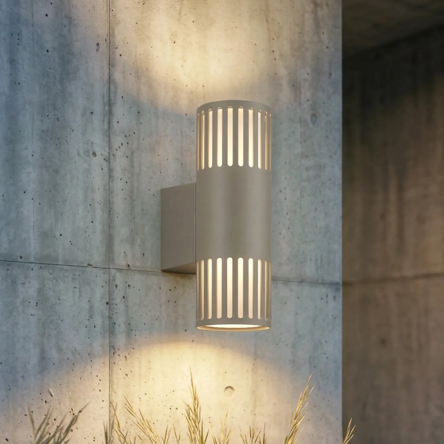 Lurinda Außenwandlampe steingrau, 2-fl, IP44, Ø10cm - Lindby - Balkon - Modern - Metall - Mehrflammig