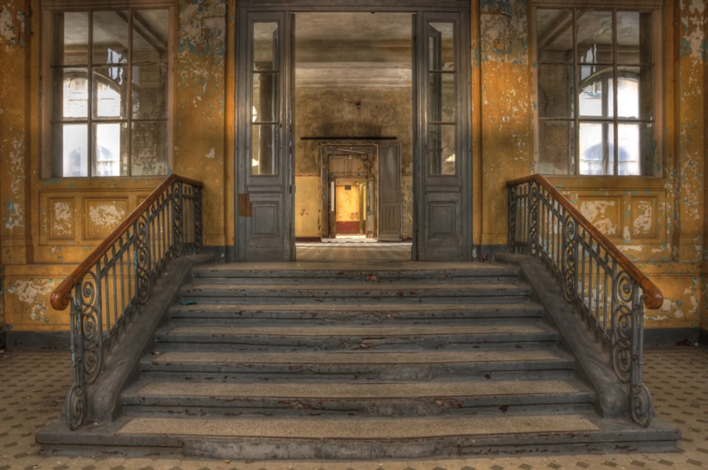 image LAND Alubild Lost Place Treppe 3 | Schubiger Möbel