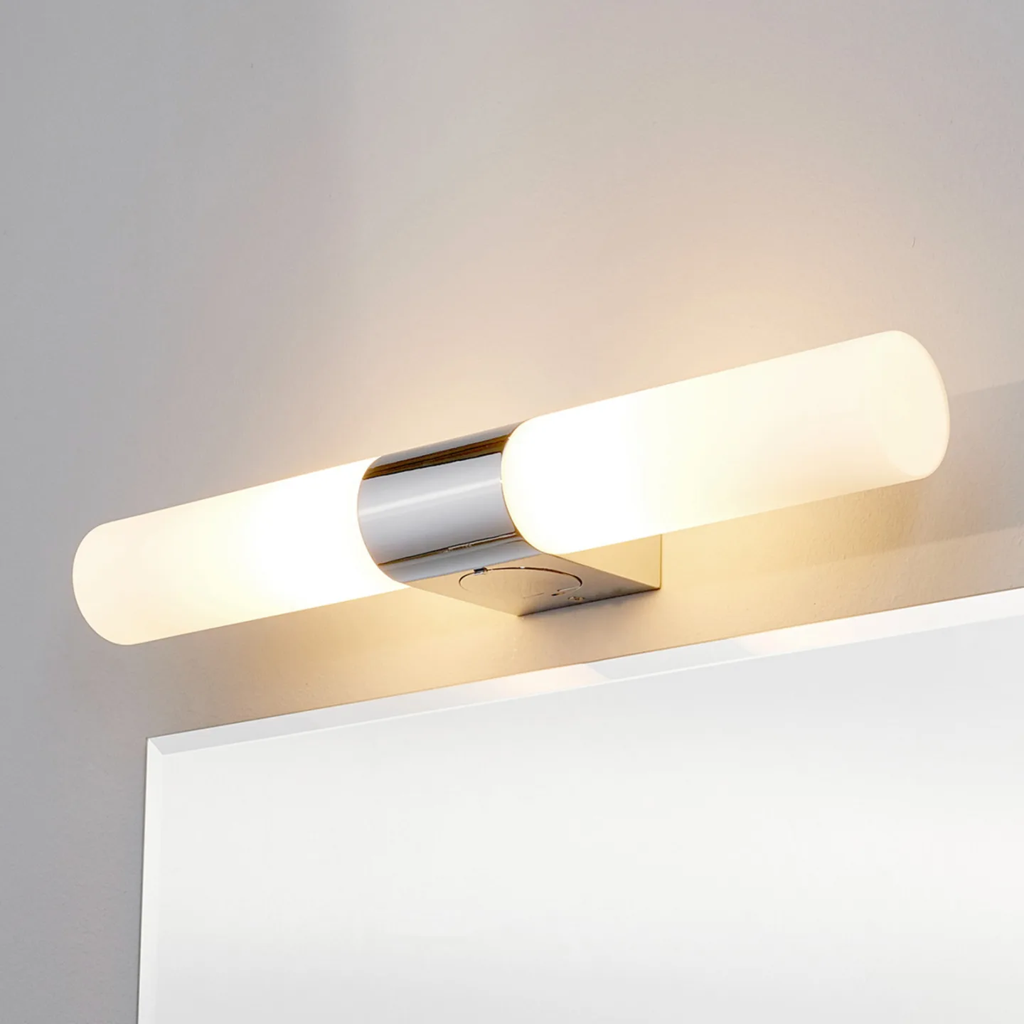 Ziva Væglampe Chrome - Lindby - Badeværelse - Moderne - Metal - Kantet