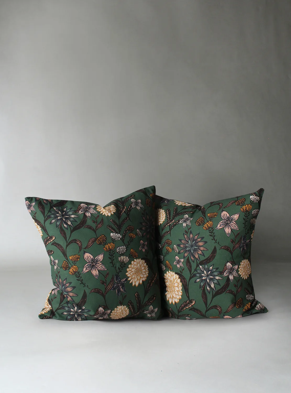 Putetrekk x 2 Lotten (mørk grønn) (Størrelse: 45 x 45 cm)