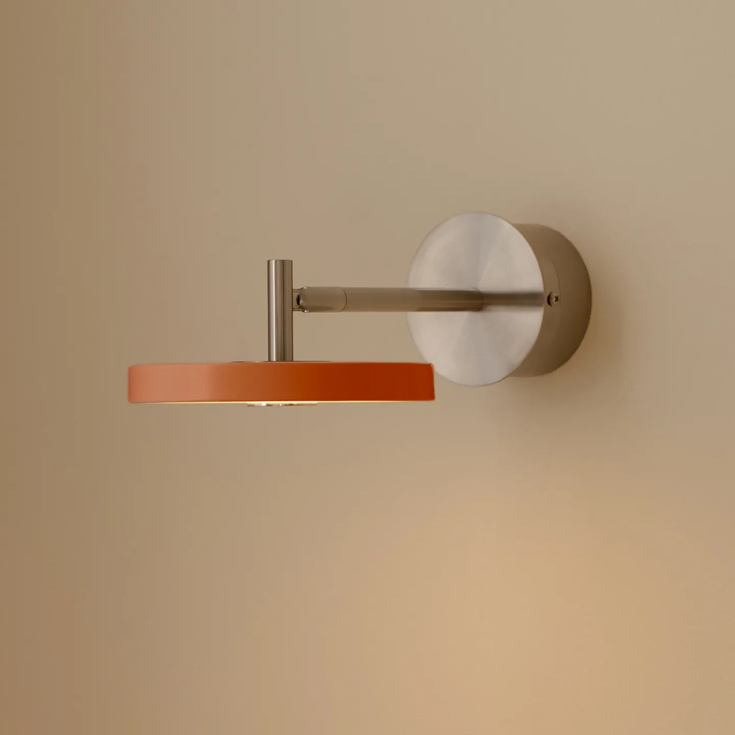 Asteria Short LED-Wandlampe, orange, Stahl, Hardwire - UMAGE - Wohnzimmer - Design - Metall - Einflammig
