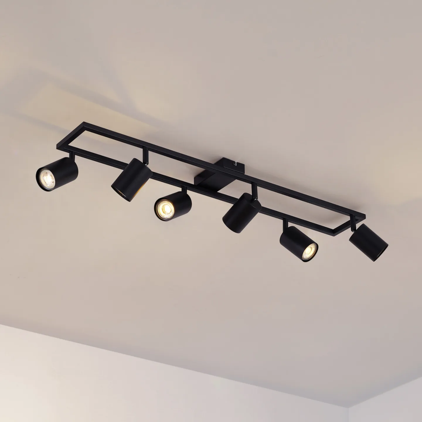 Bravius loftspot, sort, 6 lyskilder, jern - Lindby - Stue - Moderne - Metal - Med flere lyskilder