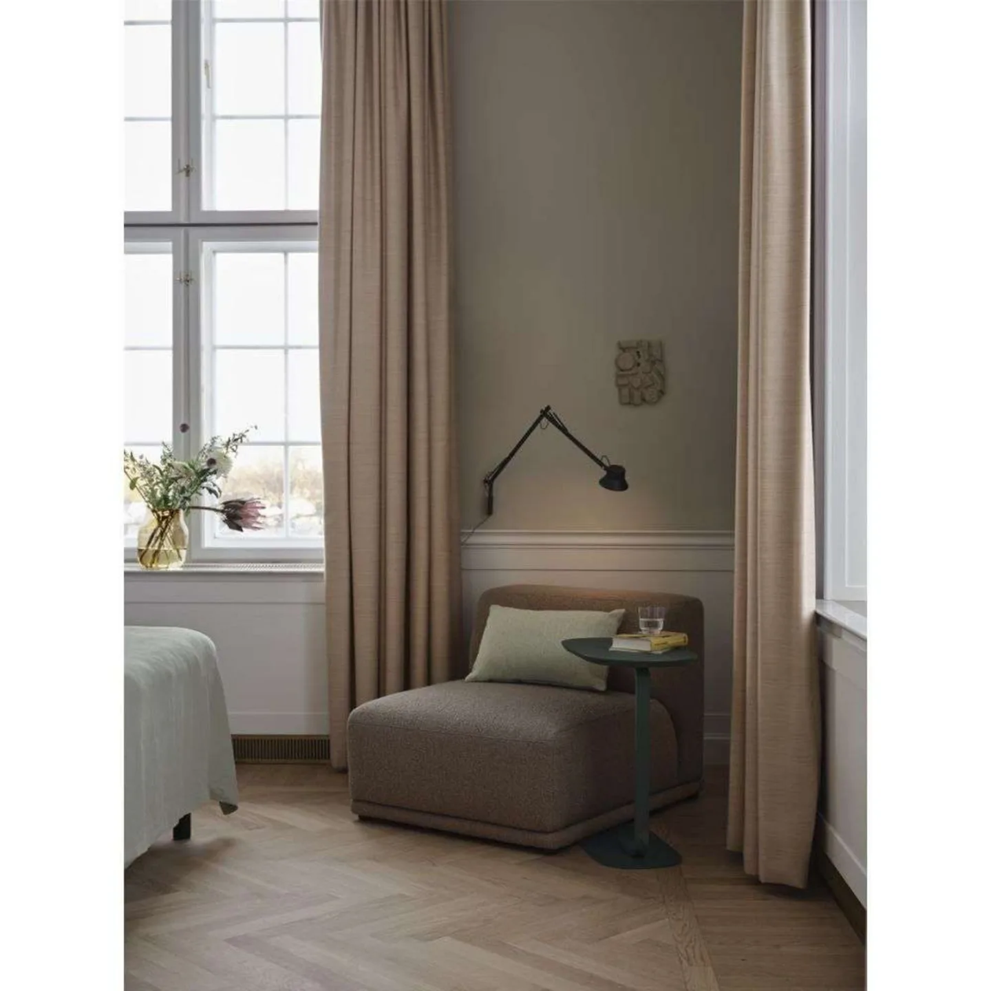 Dedicate Wandleuchte L2 Brown Green - Muuto - Arbeitszimmer / Büro - Aluminium