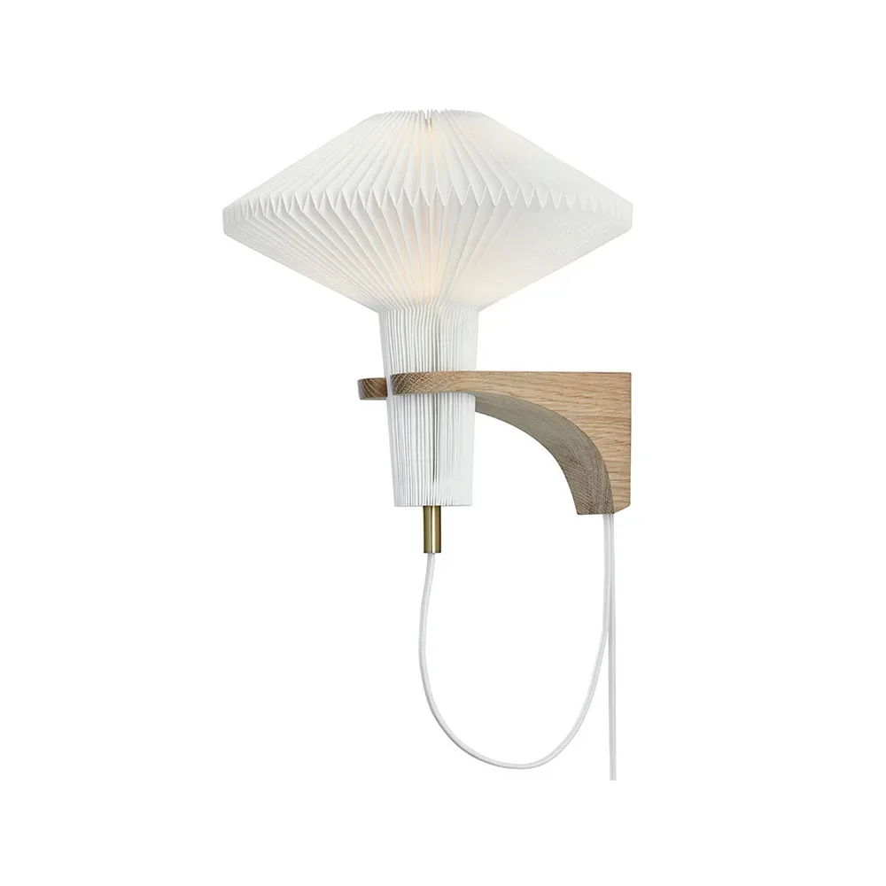 Le Klint The Mushroom vägglampa vit, led, väggfäste i ek