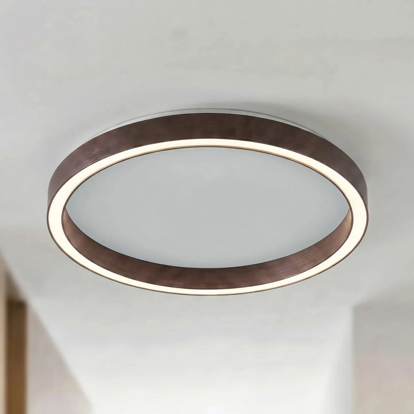 Rotundo LED-taklampa, brun, dimbar, Ø 40 cm – Lucande - Vardagsrum - Modern - Plast - Med en ljuskälla