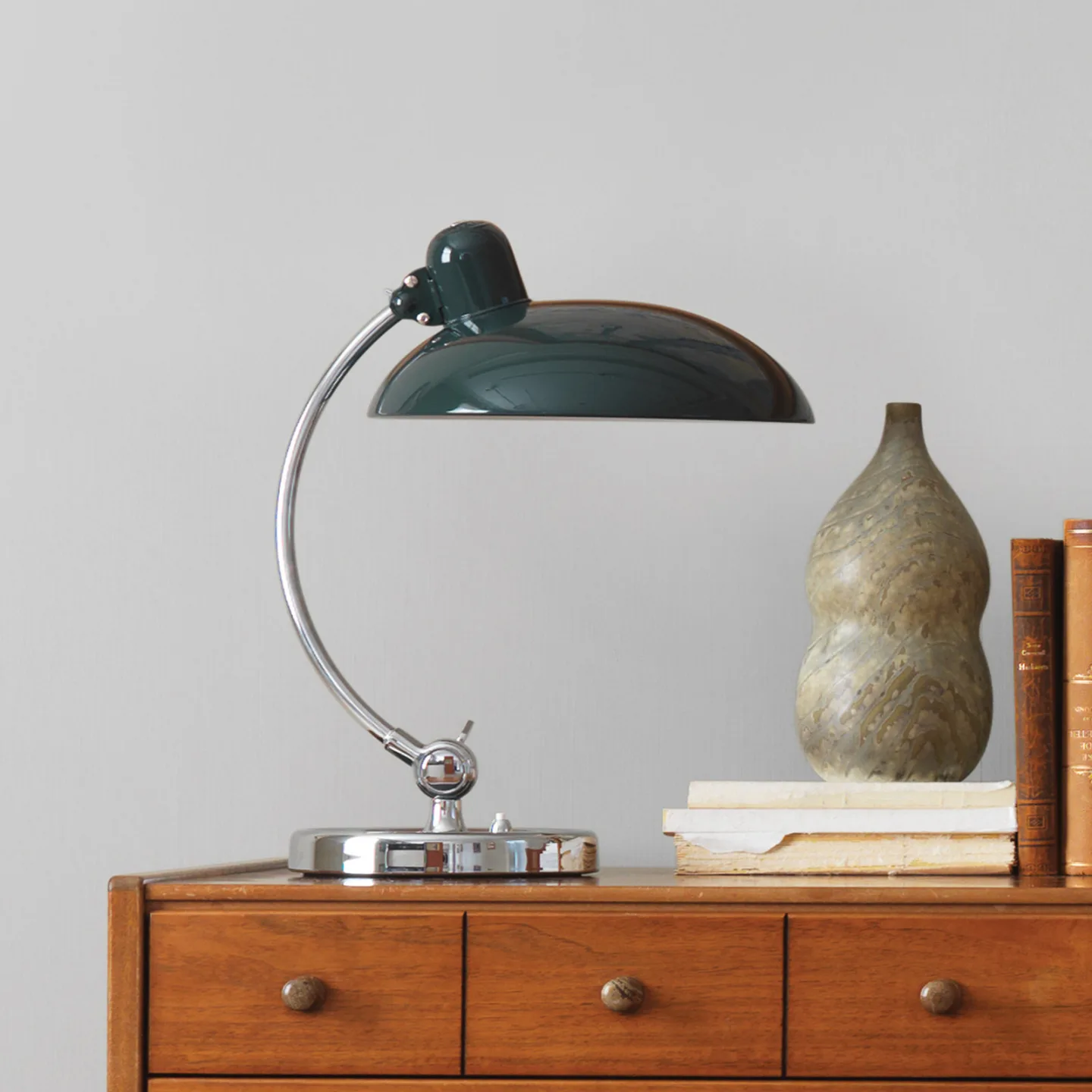 Fritz Hansen Kaiser Idell 6631-T Luxus bordslampa Dark green