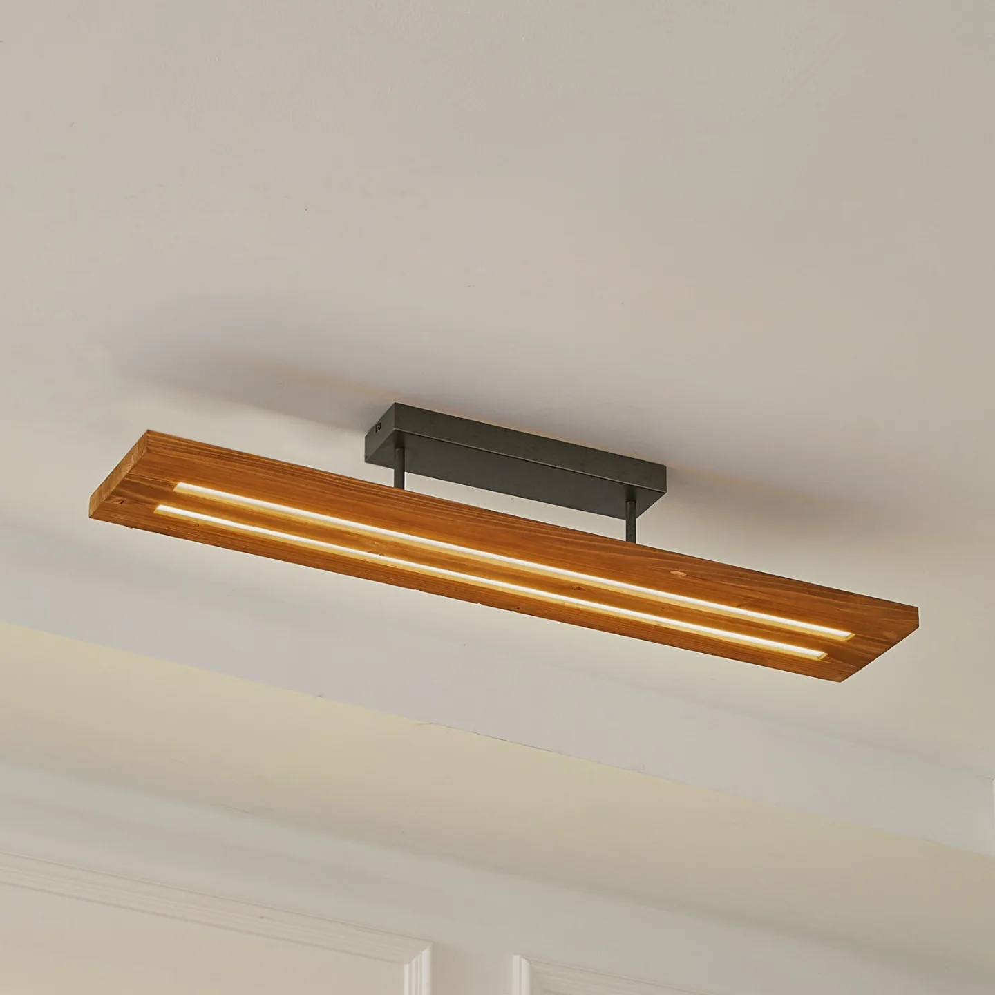 Nesaja LED Loftlampe Dim. Træ/Sort - Lindby - Spisestue - Rustik - Med én lyskilde