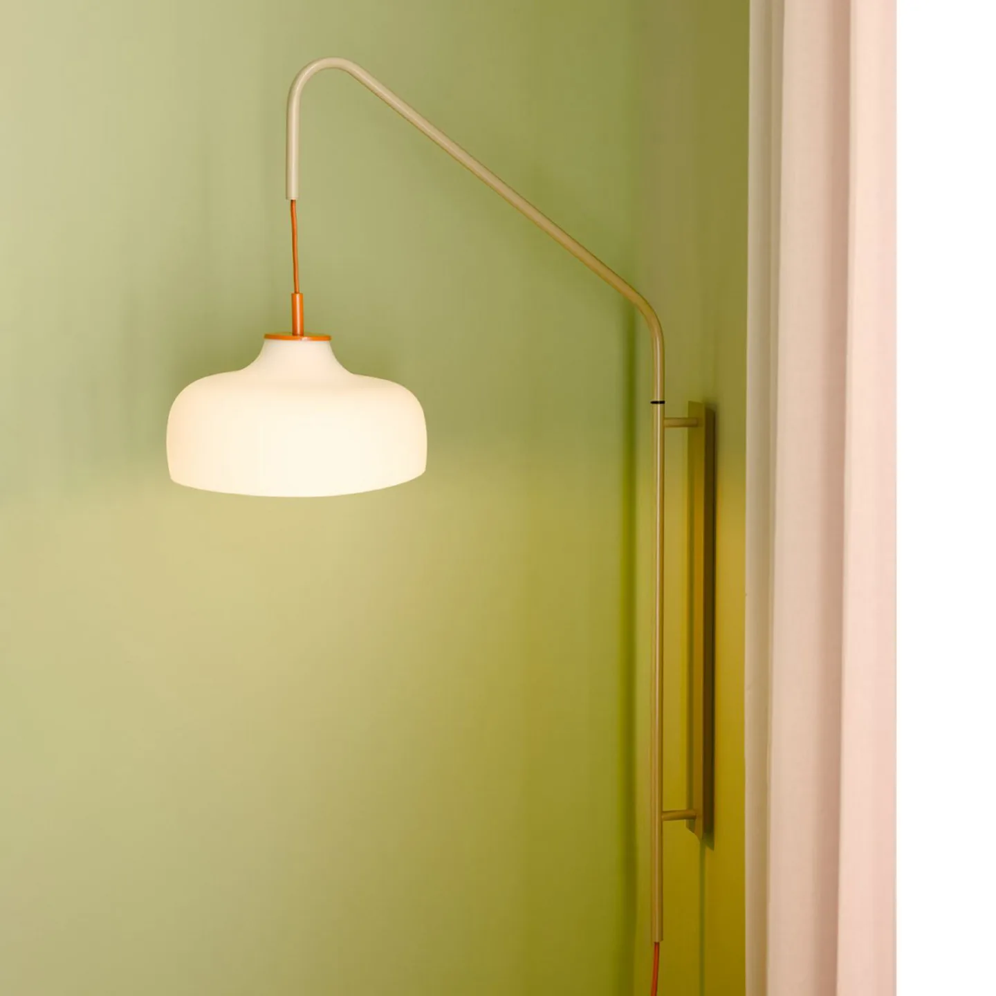 Current Wandleuchte, sand hell, Ausladung 71 cm - HÜBSCH - Wohnzimmer - Modern - Glas - Einflammig