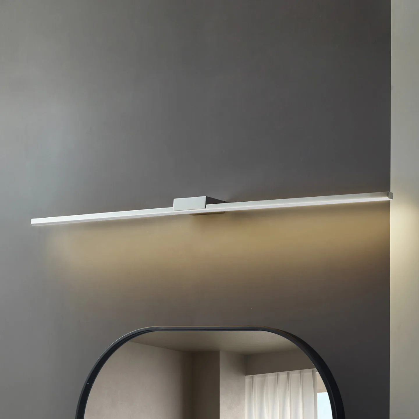 Lucande LED-spegellampa Kivana, krom, metall, 120 cm, IP44 - Badrum - Modern - Aluminium - Vinklad