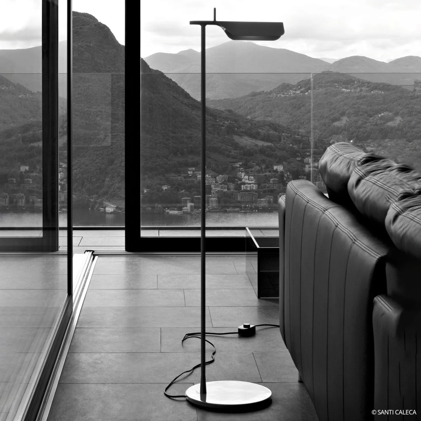 Tab F LED Stehleuchte Schwarz - Flos - Wohnzimmer - Design - Metall - Einflammig