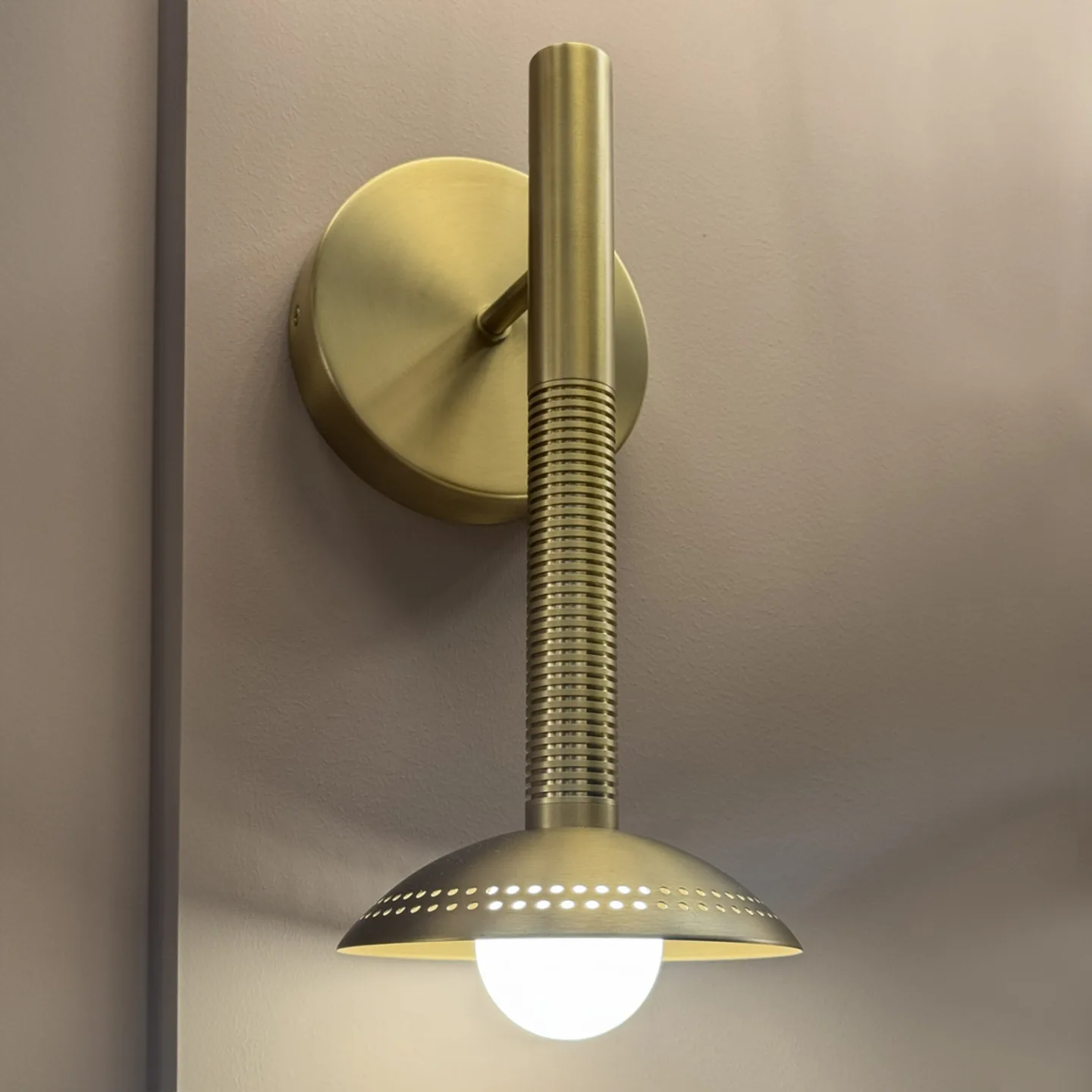 Arden LED-Wandlampe, gold, Höhe 36 cm, Metall, dim - Elstead - Wohnzimmer - Modern - Aluminium - Einflammig