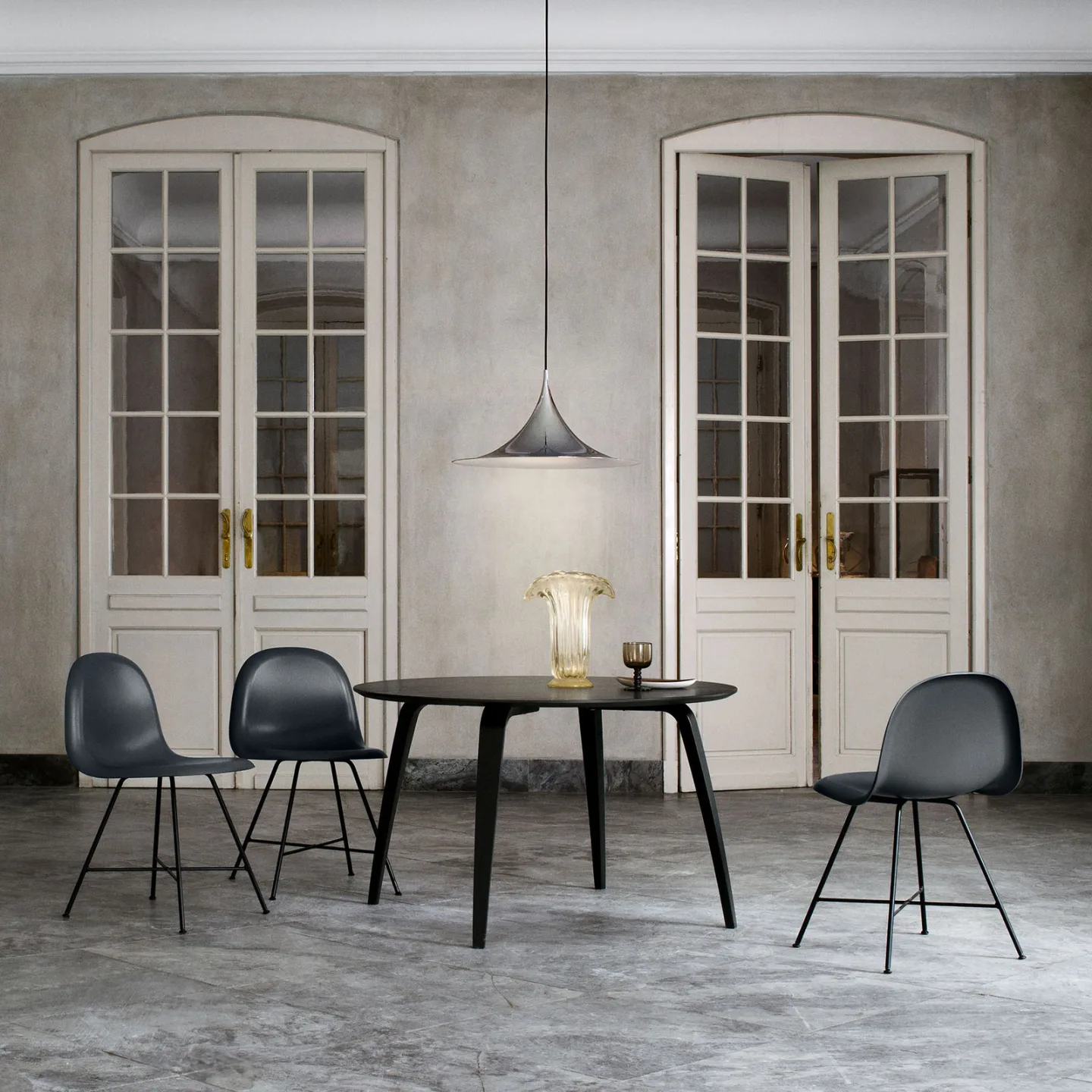Semi Pendelleuchte Ø47 Glänzend Antracit Grau - GUBI - Wohnzimmer - Design - Metall - Einflammig