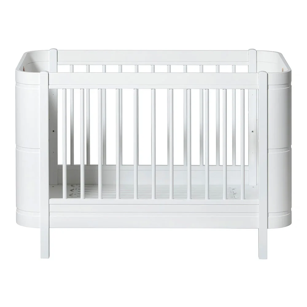 Oliver Furniture - Wood Mini+ Cot Bed Incl. Junior Kit, White - Spjälsängar och barnsängar - Søren Rørbæk - Vit - Trä