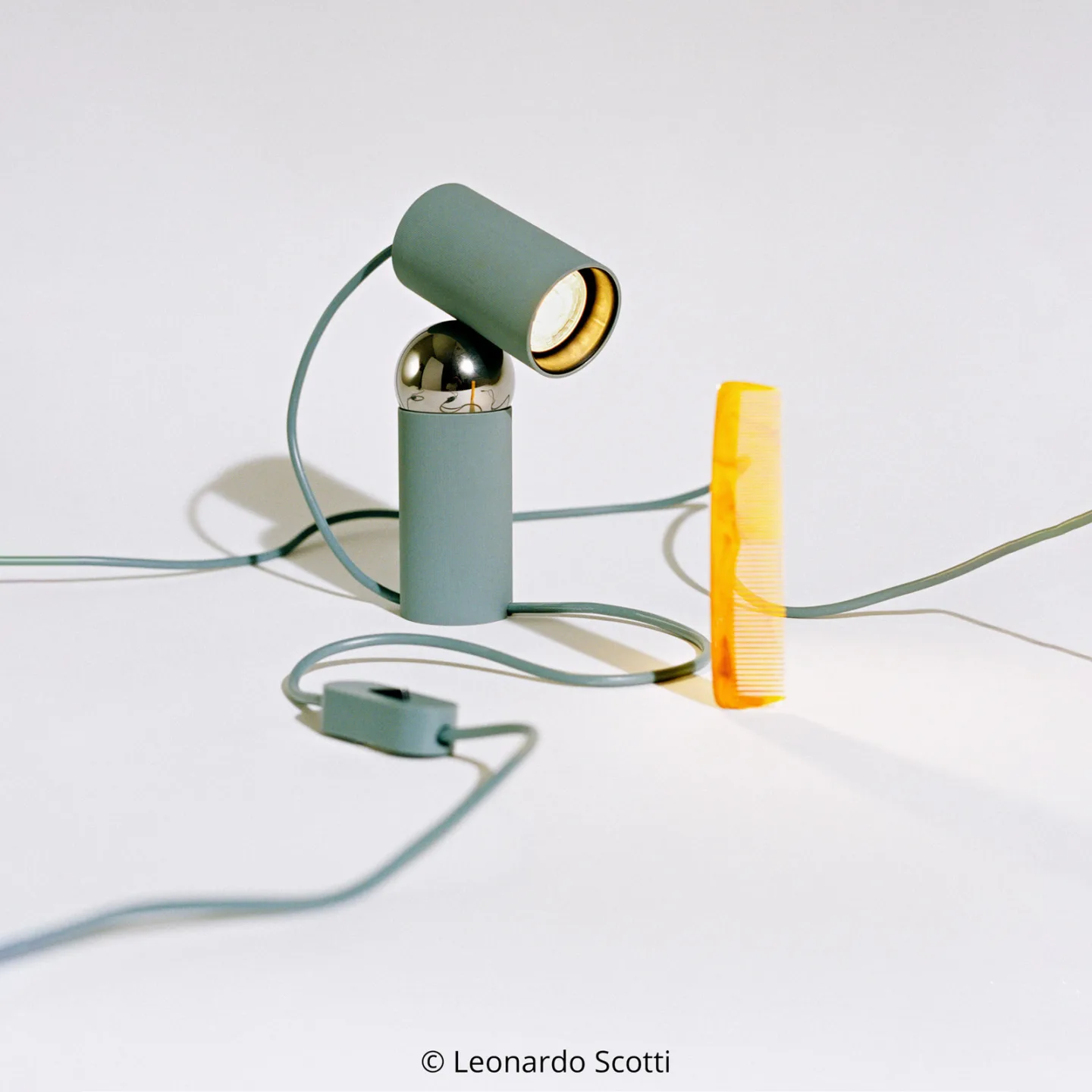 Bilboquet bordlampe Sage - FLOS - Stue - Design - Plastik - Med én lyskilde