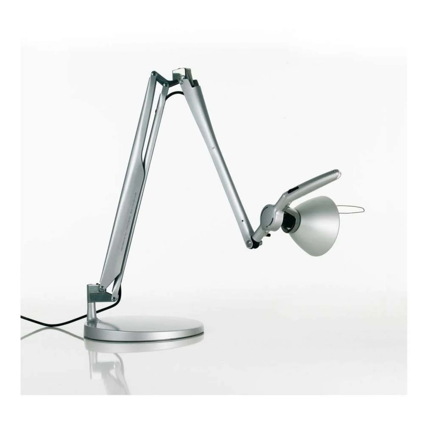 Fortebraccio bordslampa, med fot, metall, vridbar - Luceplan - Arbetsrum / hemkontor