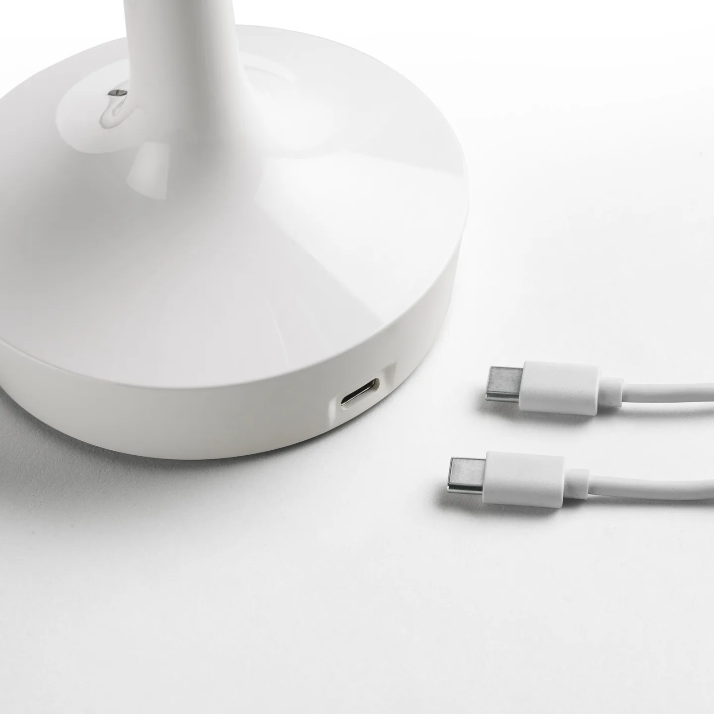 Bon Jour Unplugged Bordlampe White - Flos - Entré - Design - Plast - Med skjerm